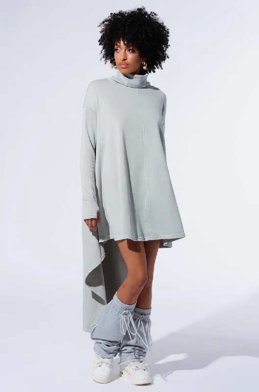 LAINIE TURTLENECK HIGH LOW SWEATSHIRT DRESS IN GREY Hoodie with Relaxed Fit Easy Casual