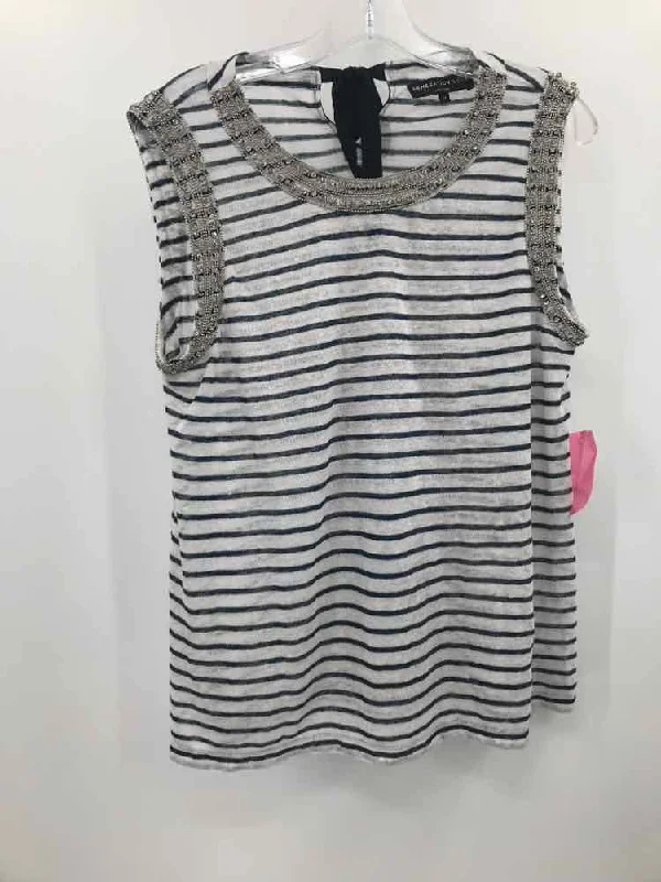 Pre-Owned Generation Love White Size Medium Tank Top mesh tank top