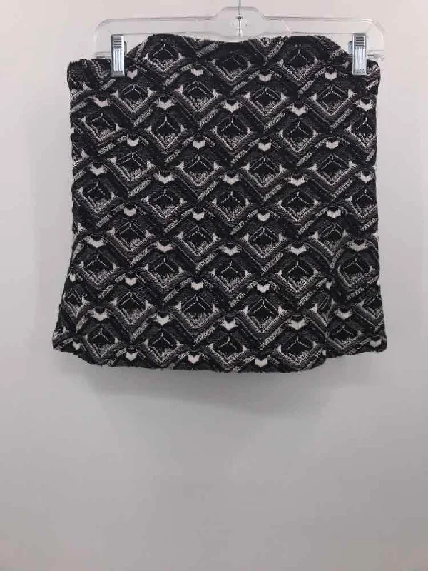Pre-Owned WHBM Black Size 8 Strapless Tank cutout tank top