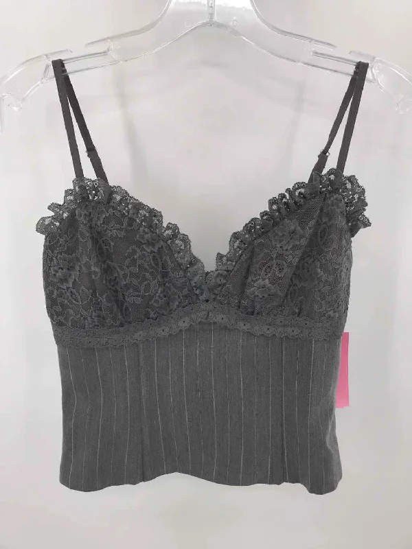 Pre-Owned Princess Polly Gray Size 2 Stripe Cropped Tank Top lightweight tank top
