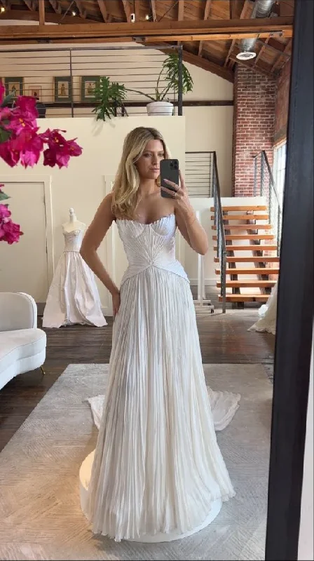 White Sweatheart A-Line Party Dress Light Wedding Dress, DP2705 Off-the-shoulder Chic Trendy White Sweatheart A-Line Party Dress Light Wedding Dress, DP2705 Off-the-shoulder Chic Trendy