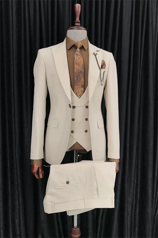 Chic Peaked Lapel Khaki Three Pieces Prom Suit Jackets Wedding Groom Suits Front Pockets Side Pockets Patch Pockets