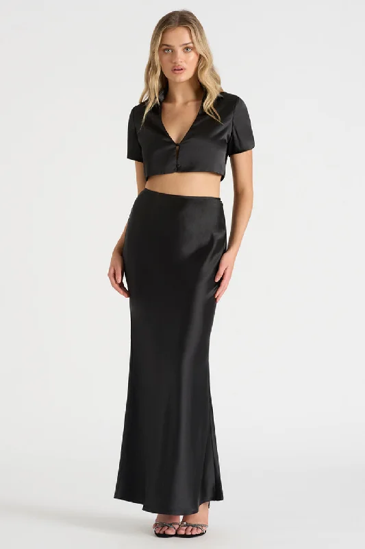 THE SATIN SHIRT - BLACK-- Fitted T-Shirt Seamless Stretchy