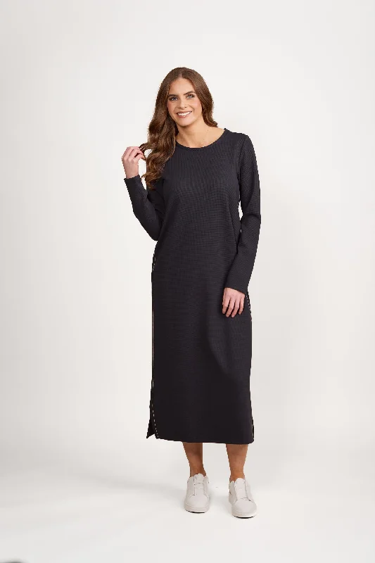 6110A   Vassalli Knit Dress -Ink/Cream Shift Classic Vintage