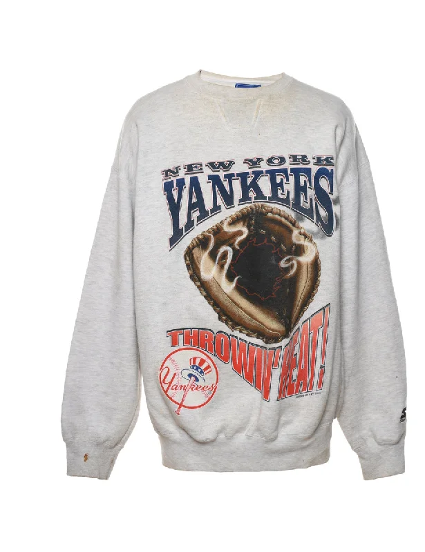 New York Yankees Light Grey, Navy & Red Printed Sweatshirt - L Hoodie with High-Low Hem Asymmetrical Trendy New York Yankees Light Grey, Navy & Red Printed Sweatshirt - L Hoodie with High-Low Hem Asymmetrical Trendy