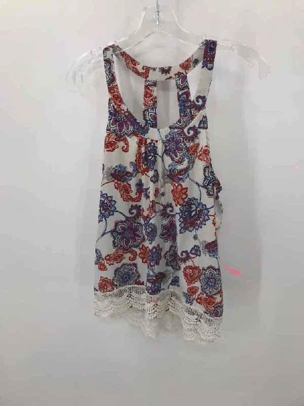 Pre-Owned Zoe & Rose White Size Small Tank Top sage tank top