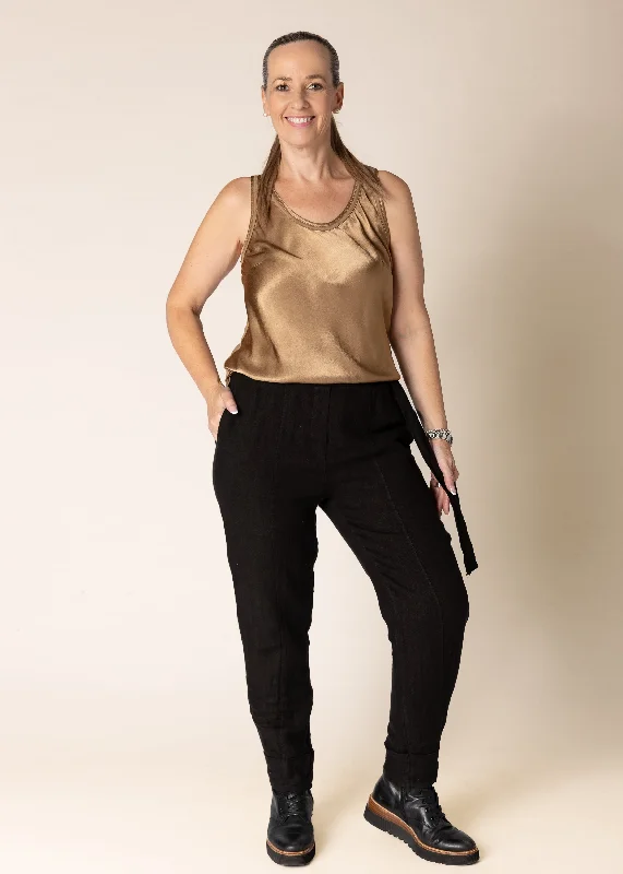 Helena Linen Pants in Onyx Classic Pleated Pants