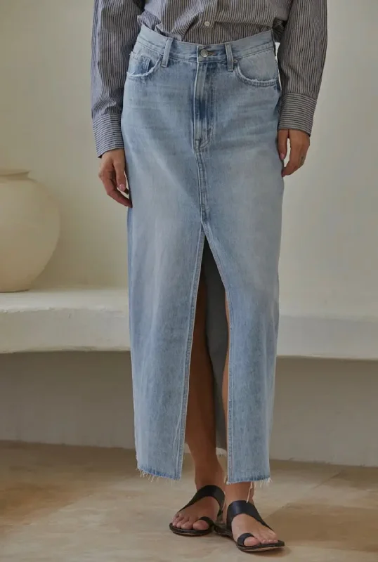 LAST CHANCE! Rewind Denim Maxi Skirt- Light Wash relaxed fit skirt
