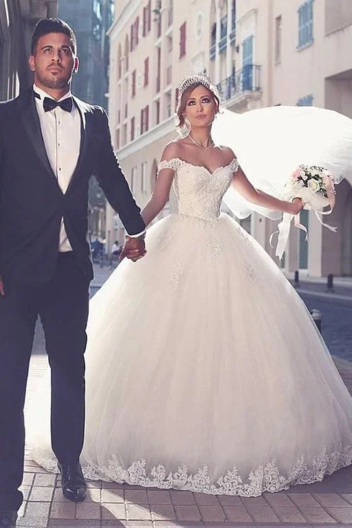 Princess Off-the-shoulder Lace Wedding Gown with Tulle Skirt velvet skirt plush