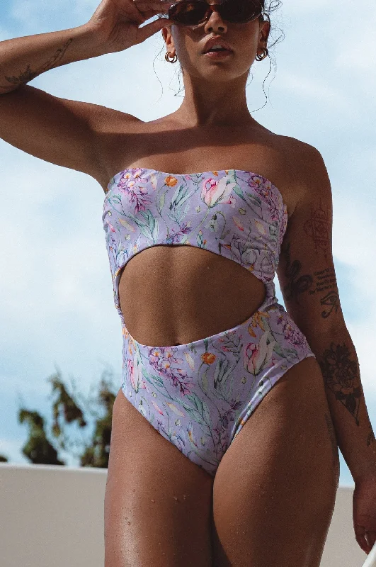 San Leo One Piece Cut-out Swimsuit Stylish Swimsuit Set